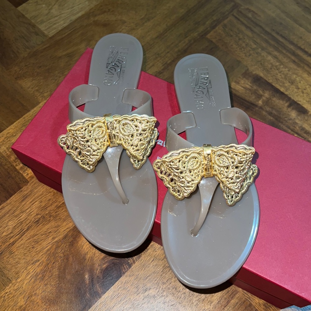 salvatore ferragamo jelly sandals